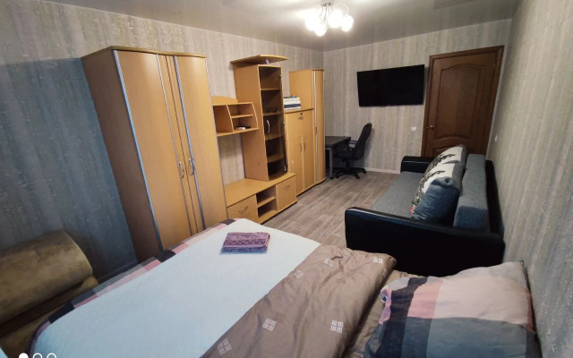 Квартира Аллея Труда 16 с Балконом