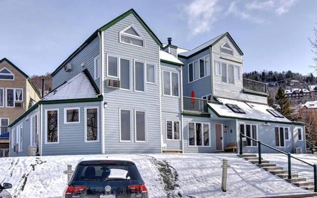 Bright Condo near the Lake Private House