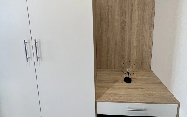 Апартаменты 2 желтые