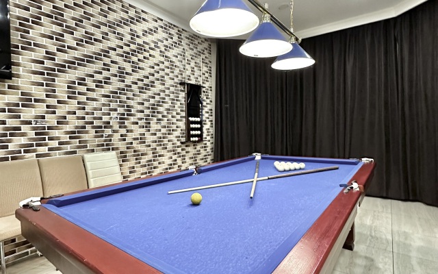 4-Kh Komnatnaya S Basseynom I Saunoy Flat