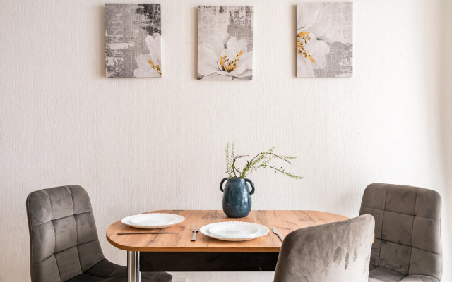Vidovaya s balkonom na solnechnoj storone Flat