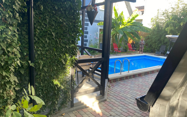 Ray V Shalashe Guest house