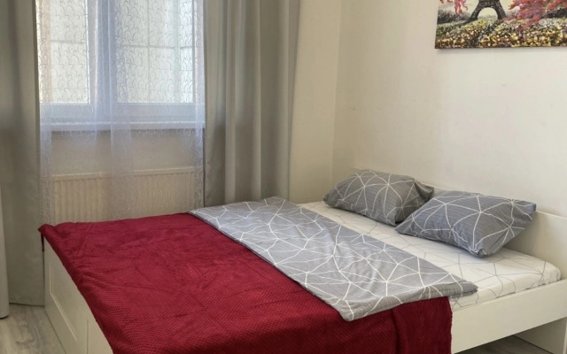 Na Ulitse Lyotchika Ulyyanina 7 Flat