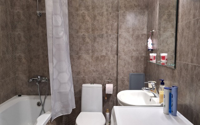 Uyutnaya Kvartira V Khoroshem Rayone Goroda Flat