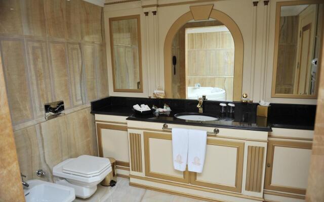 Intourist Palace Hotel