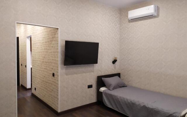 U Metro Sportivnaya Apartments