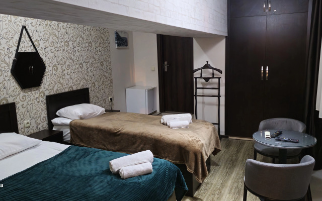 Nino Mini-Otel