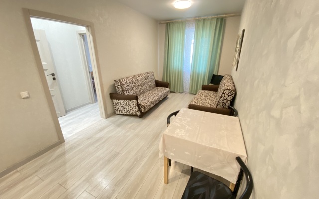 Yevrodvushka Naprotiv Akvaparka Flat