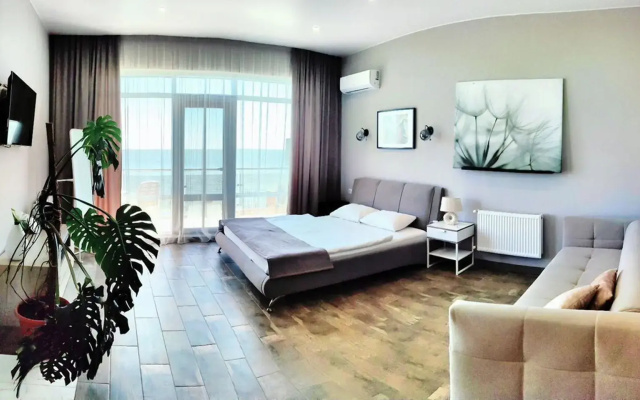 Апартаменты 40 м² на Первой Линии Моря