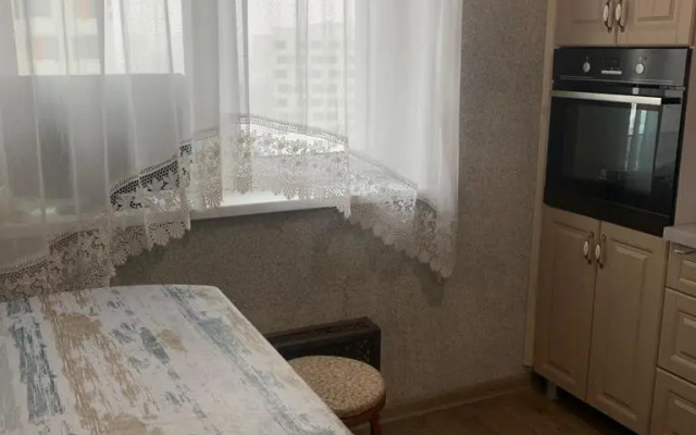 Dukat v tikhom rayone u lesa 1 Flat
