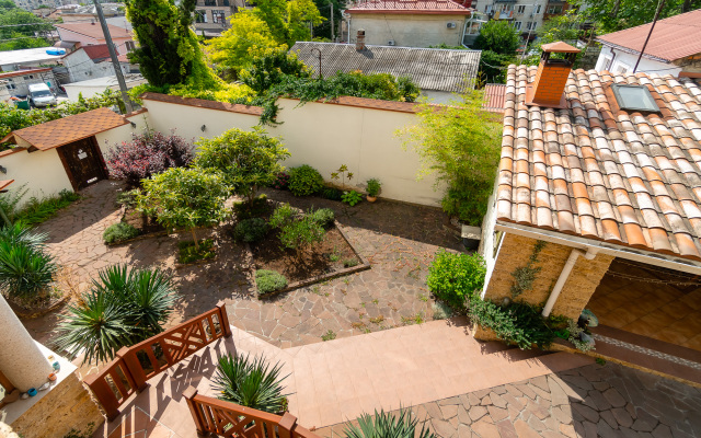 Rahil Guest House