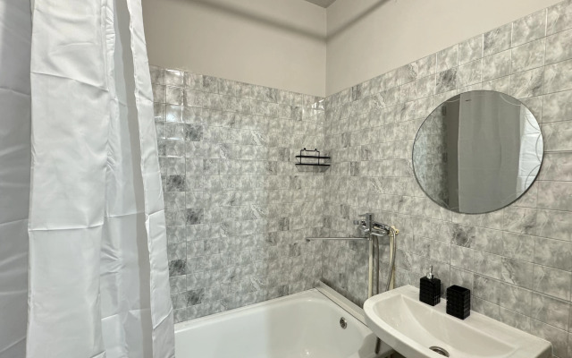 3-kh Komnatnaya Na Beregu Yeniseya Flat