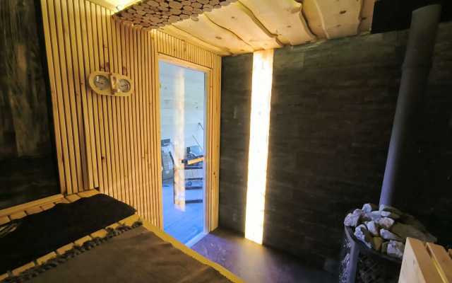 Dvuetazhny A-Freym S Terrasoy Chalet