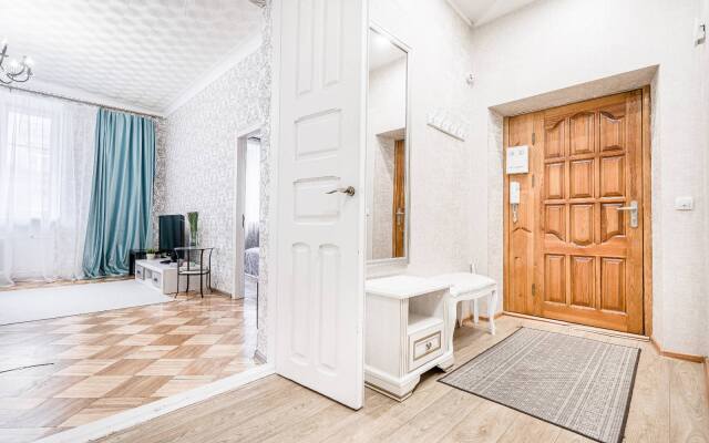 3-bedroom  on Karl Marx Street 21 Center Apartments