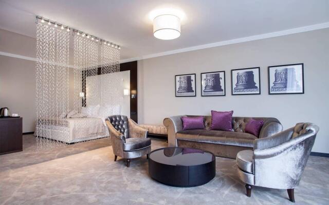 Constantine the Great Hotel