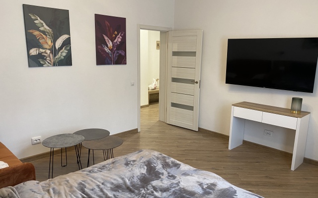 V Tsentre Na Chajkovskogo Apartments