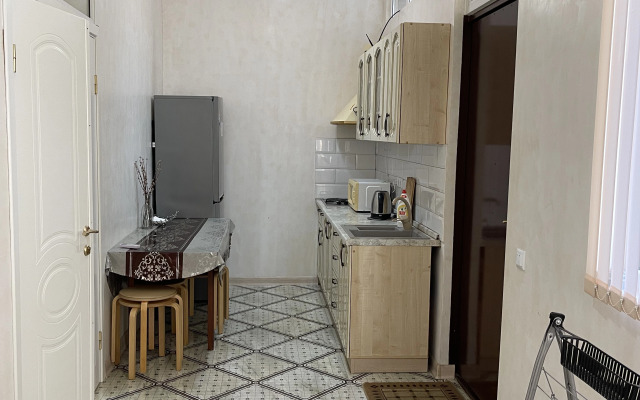 Akademika Marra 10 Apartments