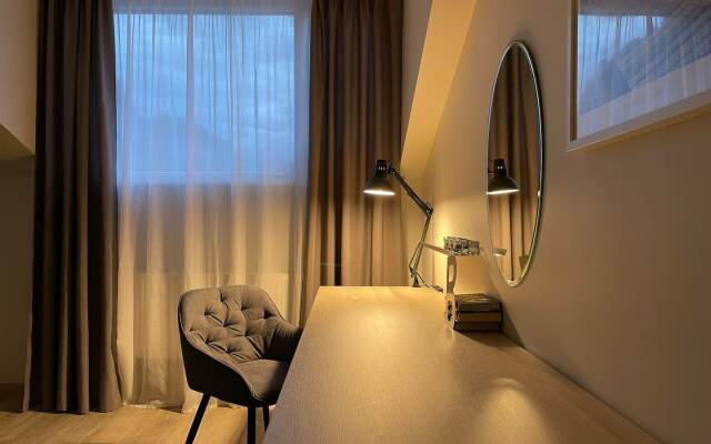 Апартаменты в Окружении Гор и Озера