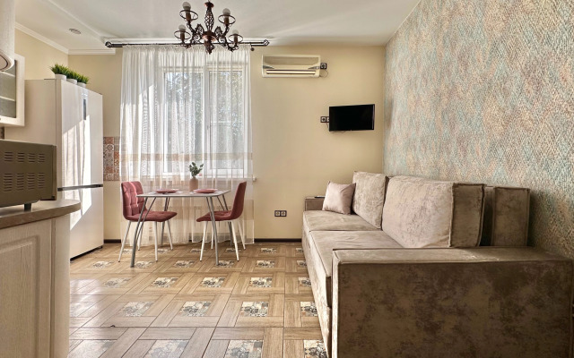Na Allee Geroyev v Antichnom stile Apartments