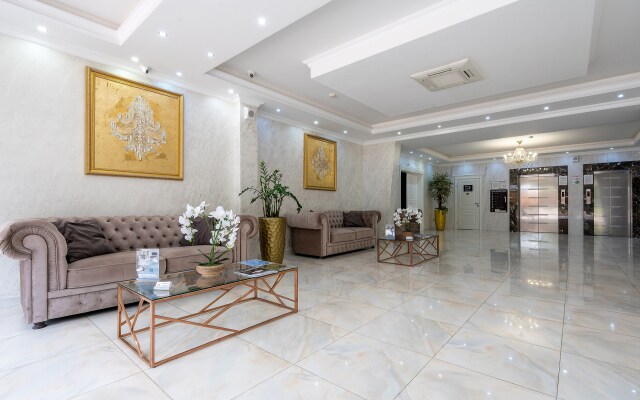 Studiya s balkonom u Dendrariya i morya. Pokrovskij 78 Apartments