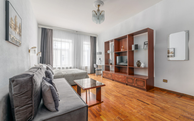 Апартаменты 3 спальни на Мойке