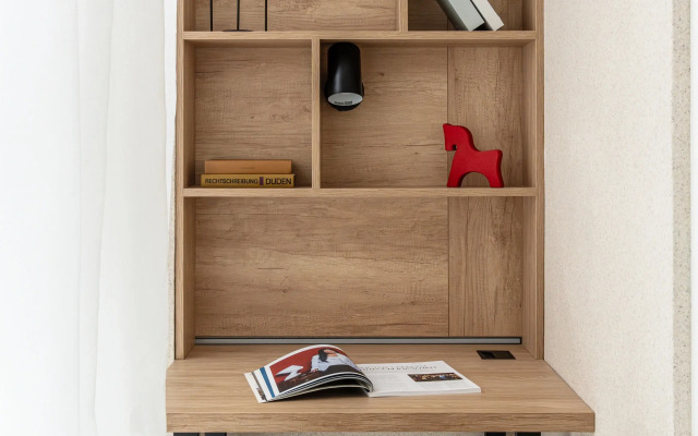 Квартира с отдельной спальней рабочим местом и авторским интерьером