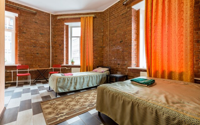 Bronnickaya 15 Guest house