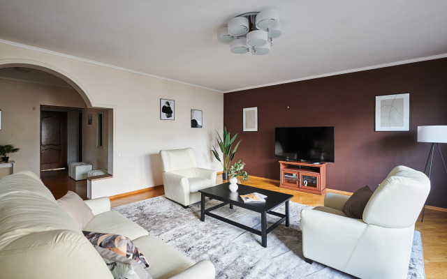 Квартира GM Apartments Шикарная Трешка в Элитном Доме с Охраной