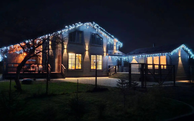 Частный дом Современный большой дом с баней