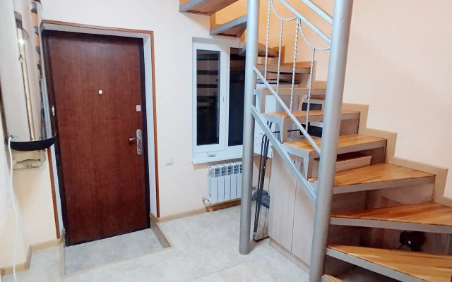 Dvukhurovnevaya V Tsentre Flat