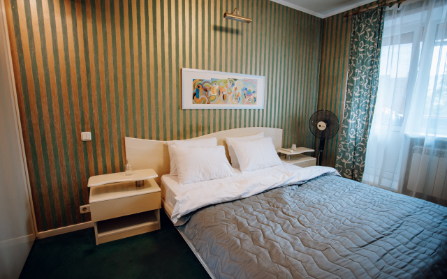 Tolstoy Leyteyzena 6 Apartments