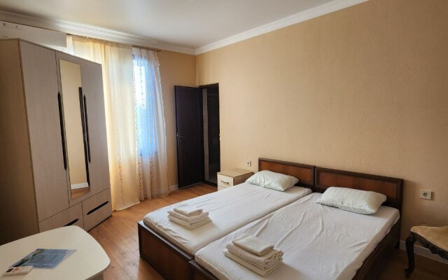 Liana Guesthouse