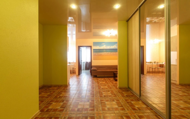 Квартира от компании Хоум Отель на ул. Луначарского 5