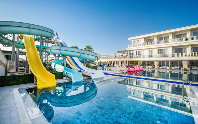La Perla Kemer All Inclusive Hotel