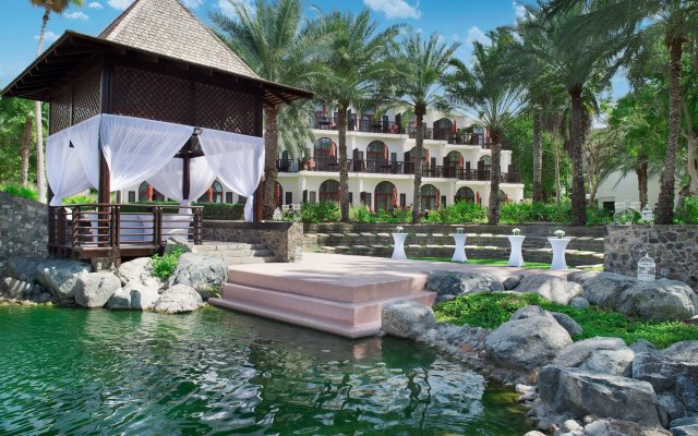 JA The Resort - JA Palm Tree Court