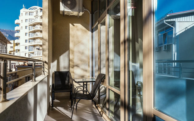 Апартаменты Шикарные с современным ремонтом Yalta Plaza Holydais