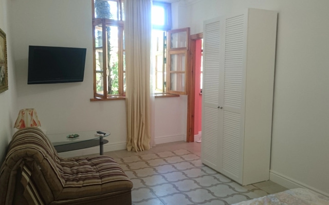 YaltaVoyage Apartments 4