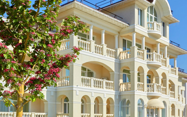 Отель Альма Дача