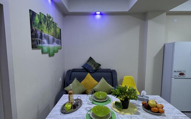 Comfort With Green Refreshing Interior Apartments