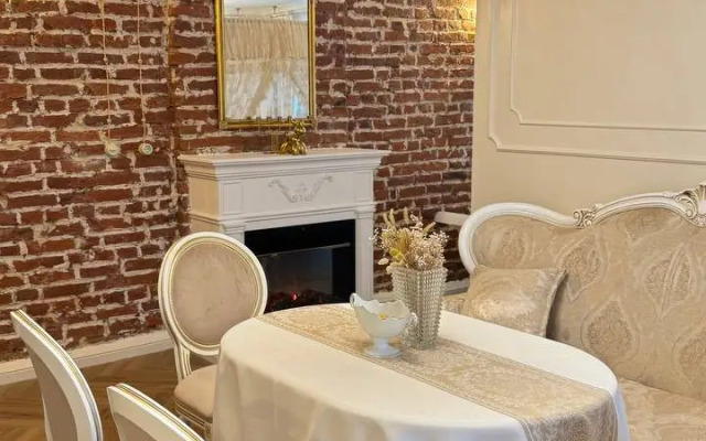 Studiya U Kremlya Flat