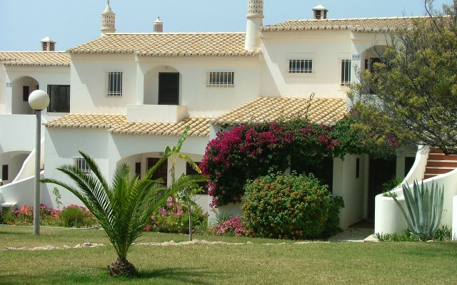 Turiquintas Apartments