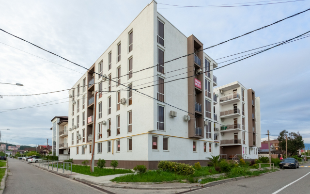 Studiya dlya 3kh chelovek s kukhonnoy zonoy ryadom s Olimpiyskim parkomFlat