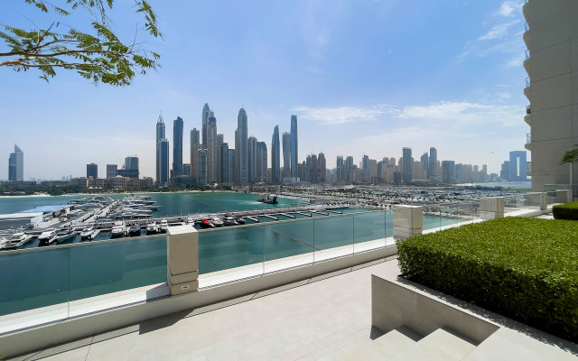 Beachfront 1Br with Exotic View on Palm Jumeirah Apartments