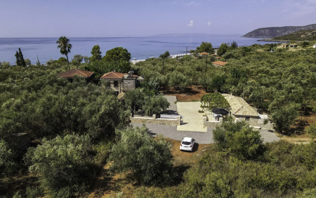 Olive Grove by the Sea Kardamyli Private house