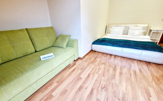 Tryohkomnatnyj Penthaus, YUzhnyj vokzal,Kolibri#27/13 Apartments