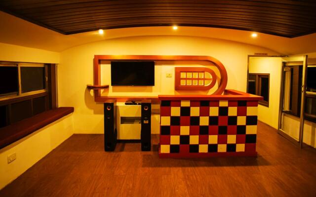Sreekrishna 5bedroom Family Houseboat Hotel
