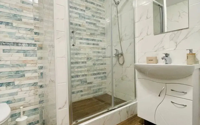 MoonRoom 72 V Yevropeyskom ryadom s akvaparkom Flat