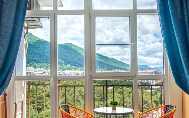 Квартира Евротрешка с видом на горы