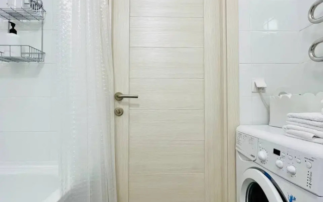 Kvartira Uyutnaya 2-kh Komnatnaya V Novom Dome V 3-kh Minutah Ot Metro Zyuzino Flat