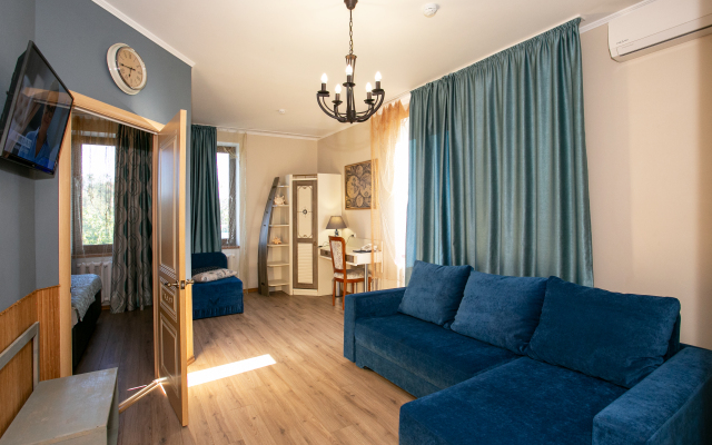Grey-S Guest House